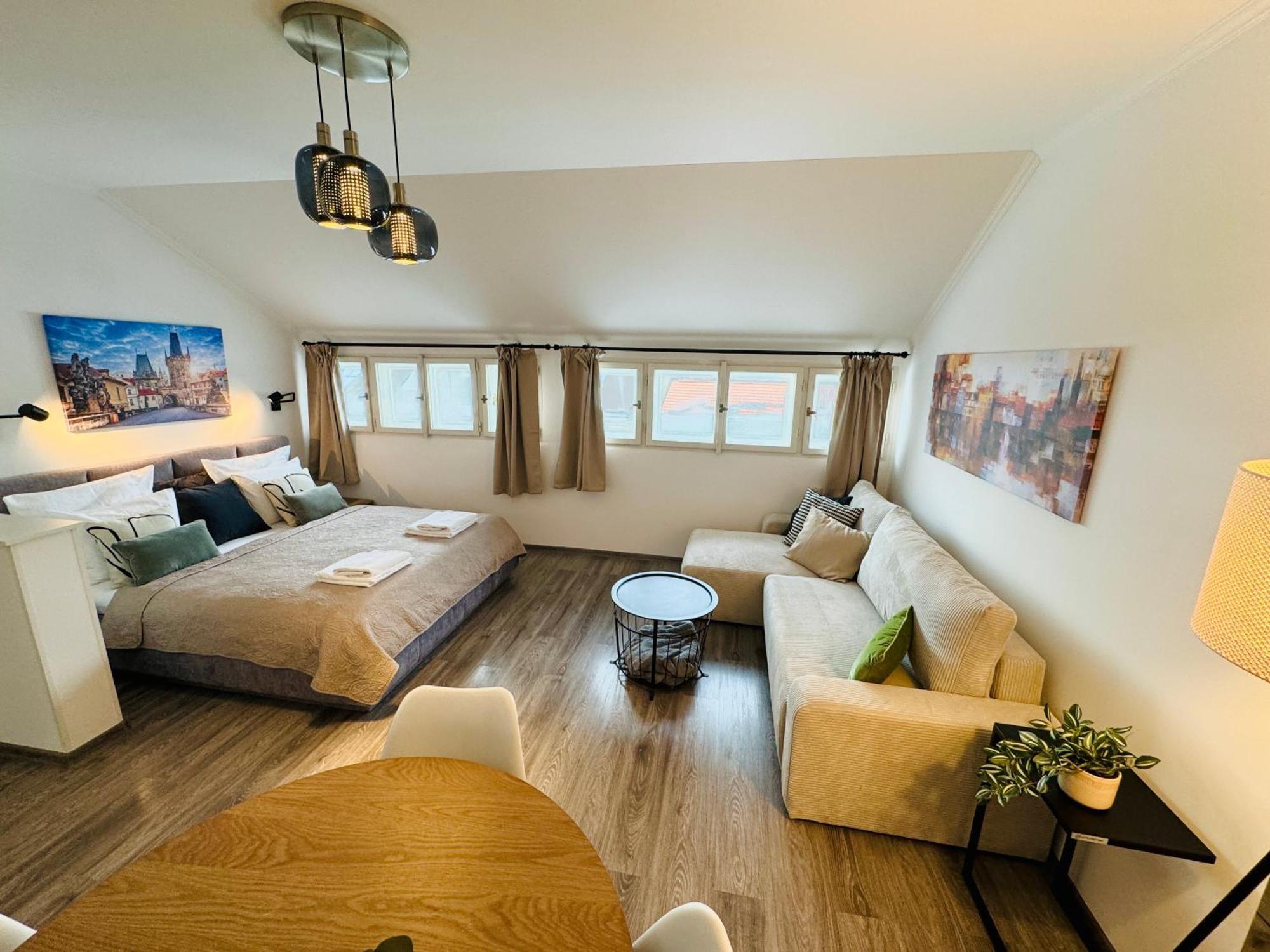 Beautiful Apartment Dlouha Prag Exteriör bild