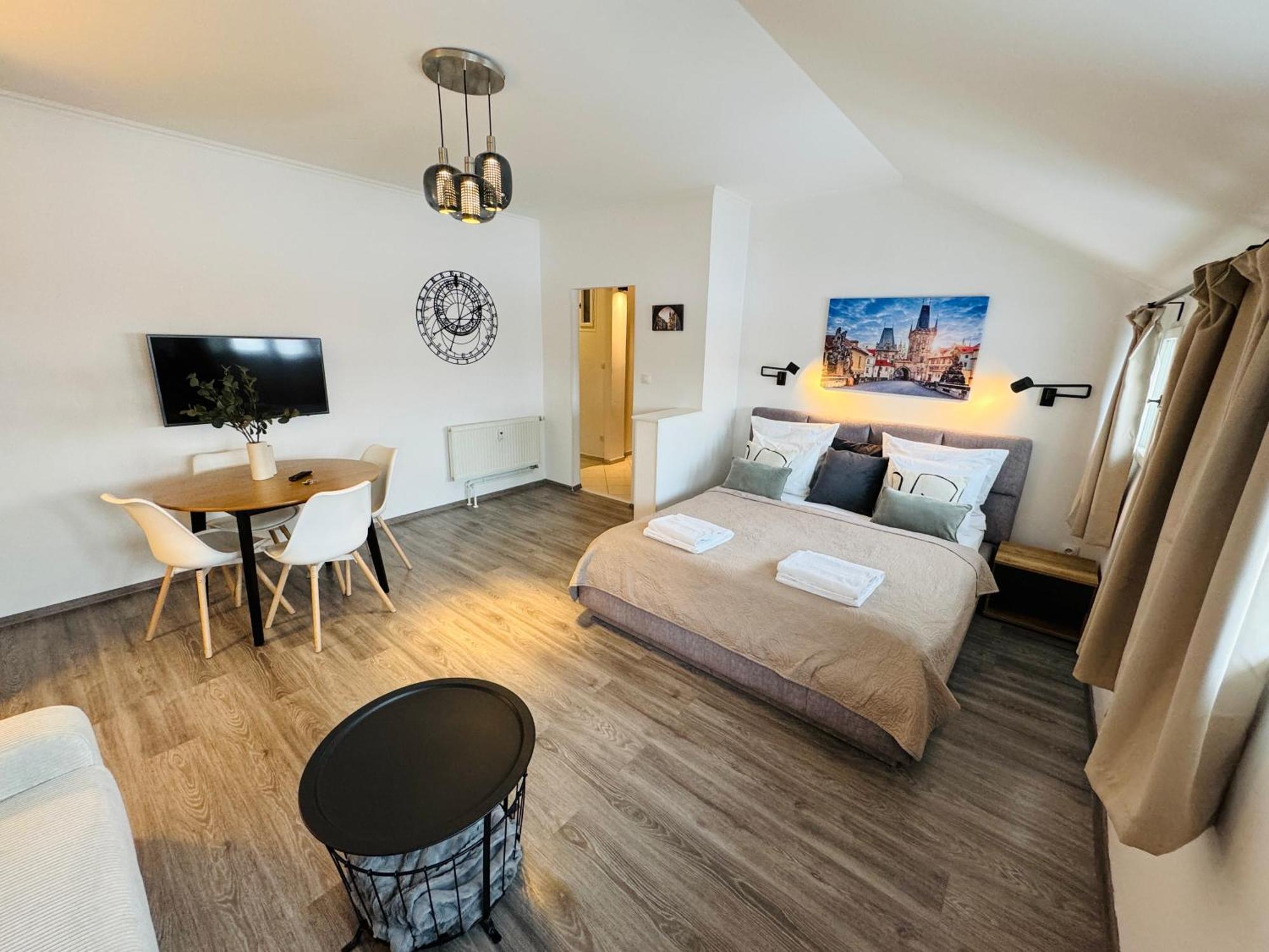 Beautiful Apartment Dlouha Prag Exteriör bild