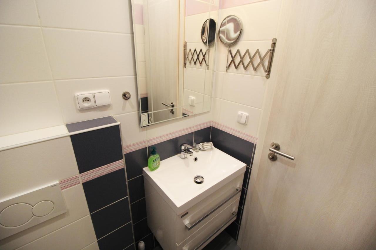 Beautiful Apartment Dlouha Prag Exteriör bild